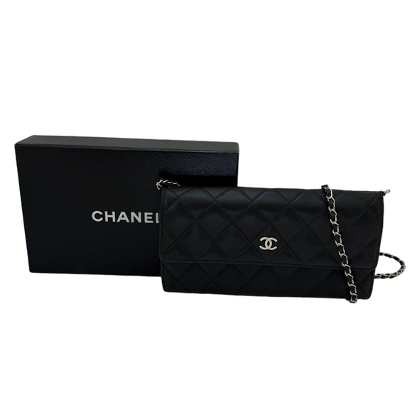 Auth Chanel Wallet With Added Chain - Picture 1 of 16